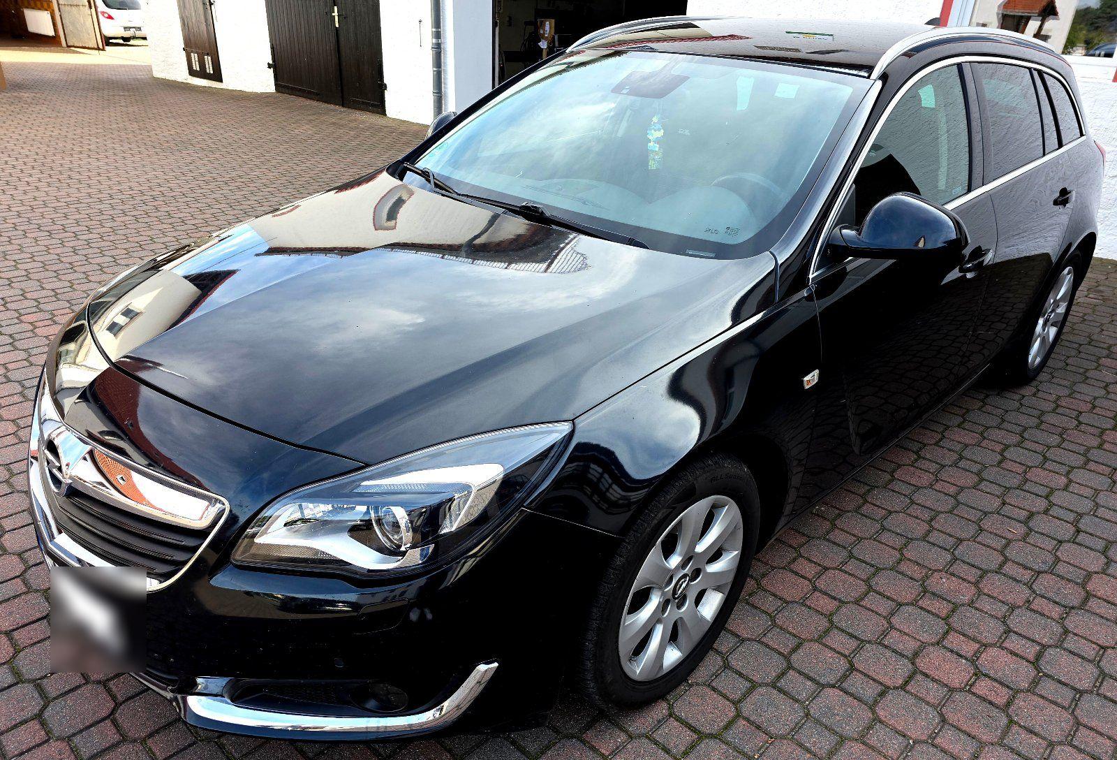 Opel Insignia 2015 — rear view