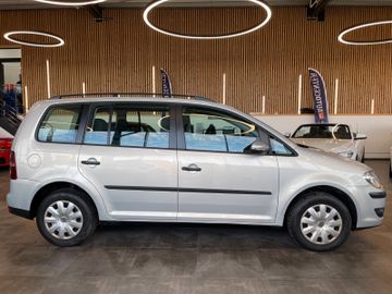Volkswagen Touran Conceptline *KLIMA*TEMPOMAT*SZHZ*