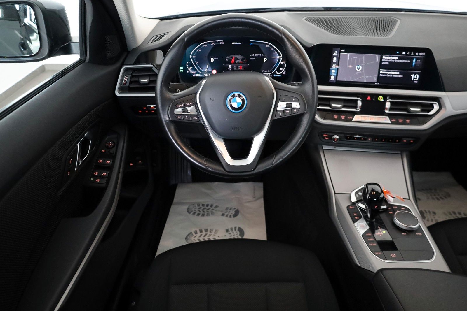 Fahrzeugabbildung BMW 330 e Advantage Touring,Navi,LED,Kamera,Carplay