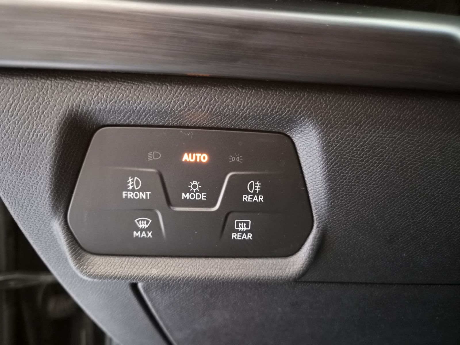 Fahrzeugabbildung CUPRA Leon Sportstourer / LED / KAMERA / GEPFLEGT