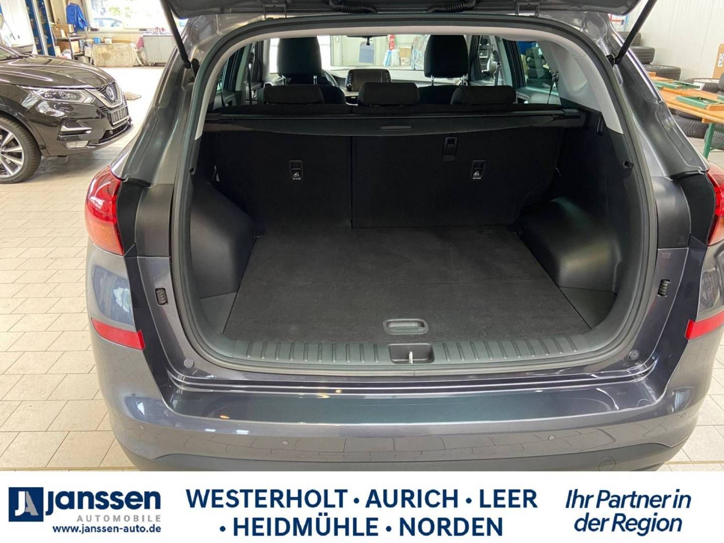 Fahrzeugabbildung Hyundai TUCSON blue Navi