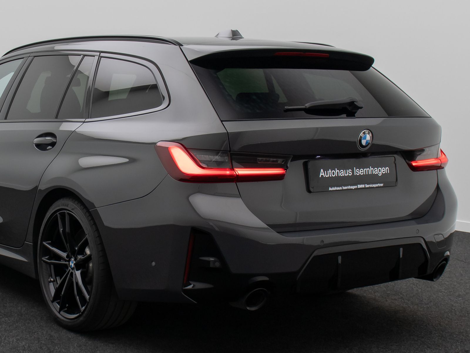 Fahrzeugabbildung BMW 330d xD M Sport Individual Kamera DAB HUD 19Zoll