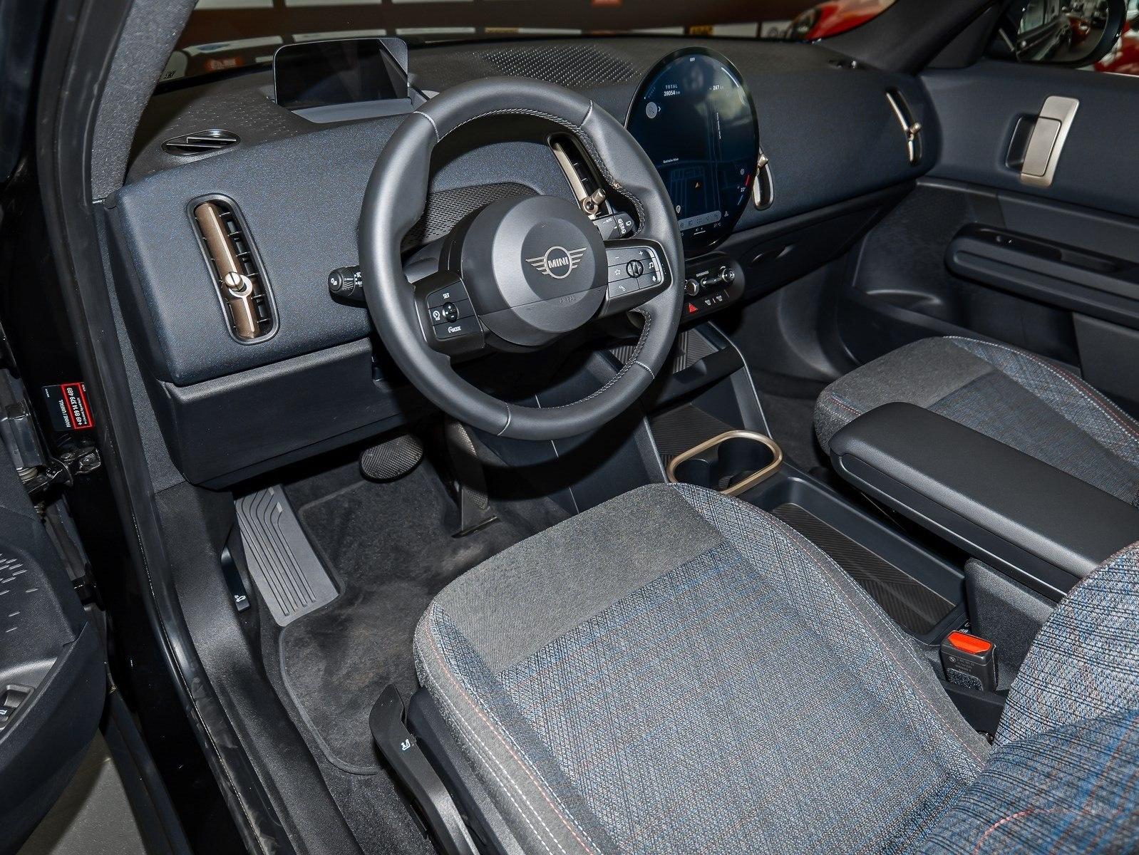 MINI Countryman E Essential SHZ PDC LED