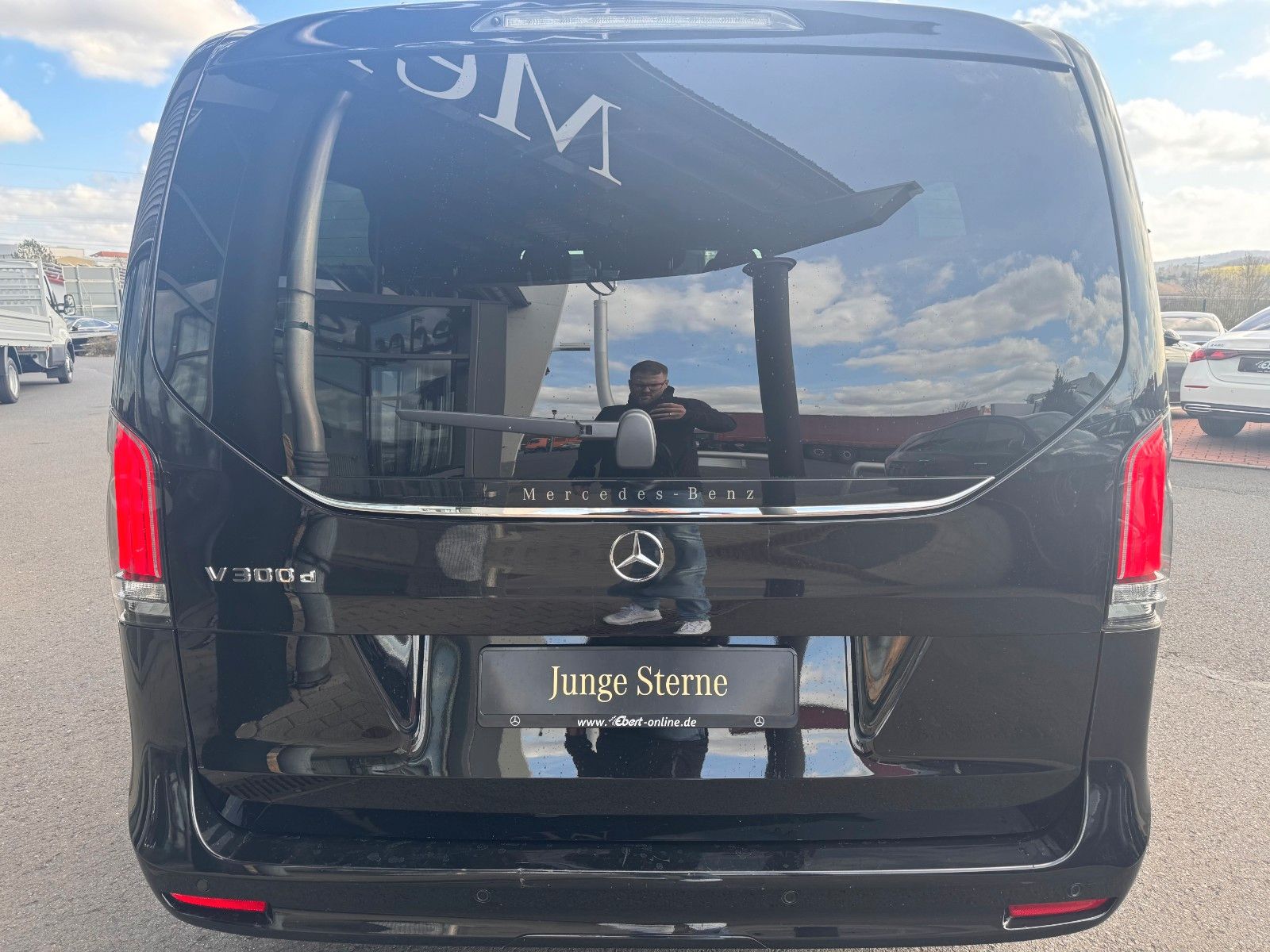 Fahrzeugabbildung Mercedes-Benz V 300 d AVANTGARDE Extral DISTRONIC 360Kamera