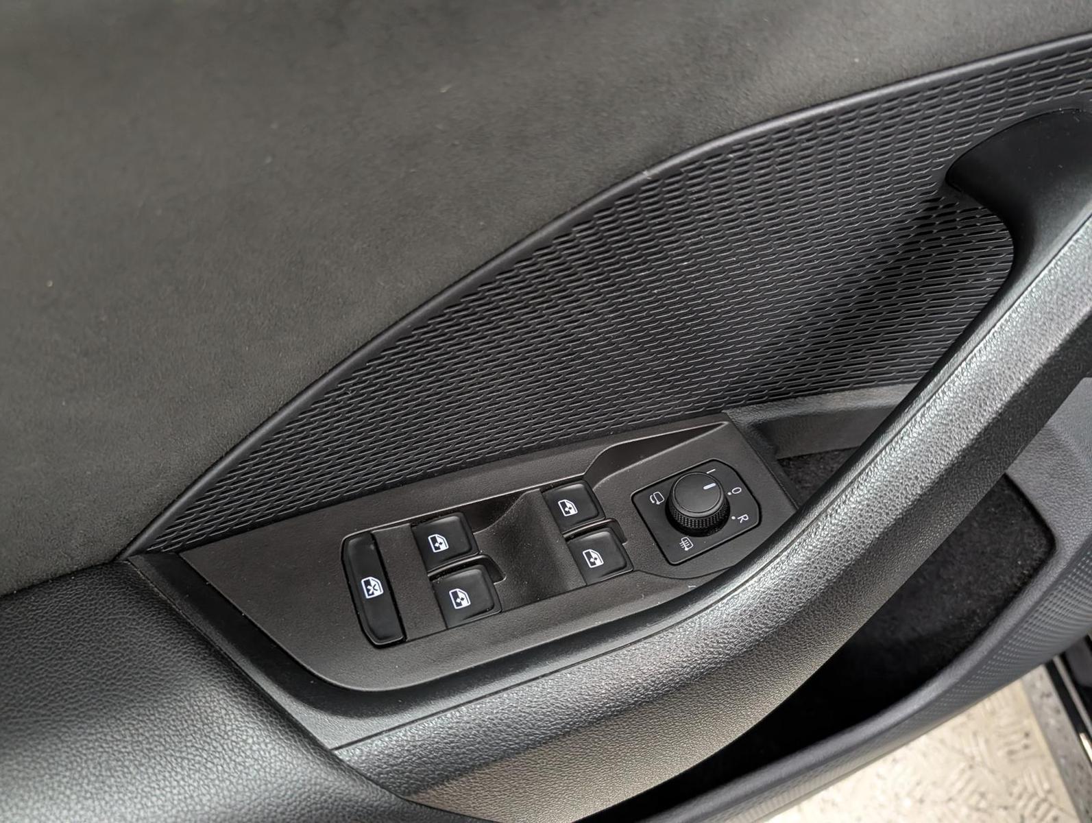 Skoda Octavia 2.0 TSI RS Matrix HuD Navi AHZV RFK Alu1, миниатюра 16