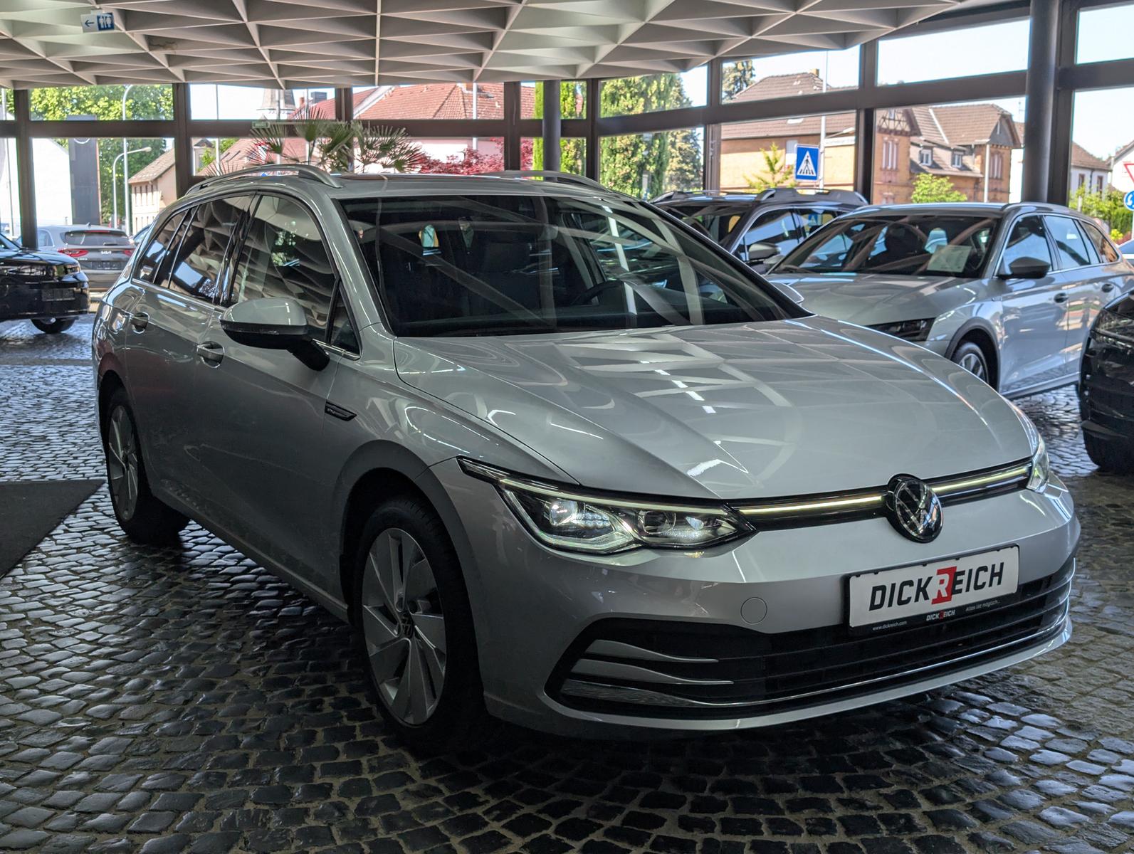 Volkswagen Golf Style 1.5TSI ACC PANO AHK AMBI MASSAGE MEMO
