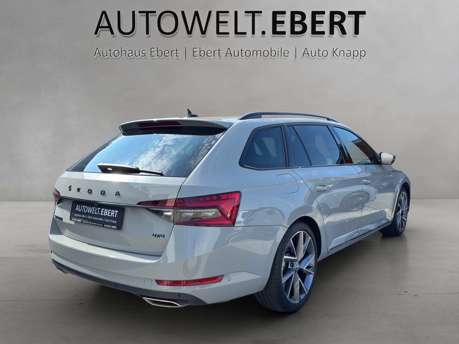 Fahrzeugabbildung SKODA Superb Combi 2.0 TSI Sportline 4x4/AHK/360°/ACC/