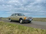 Mercedes-Benz W123 240D NUR 195.035 KM !!!... - Mercedes-Benz 240: W123 240d