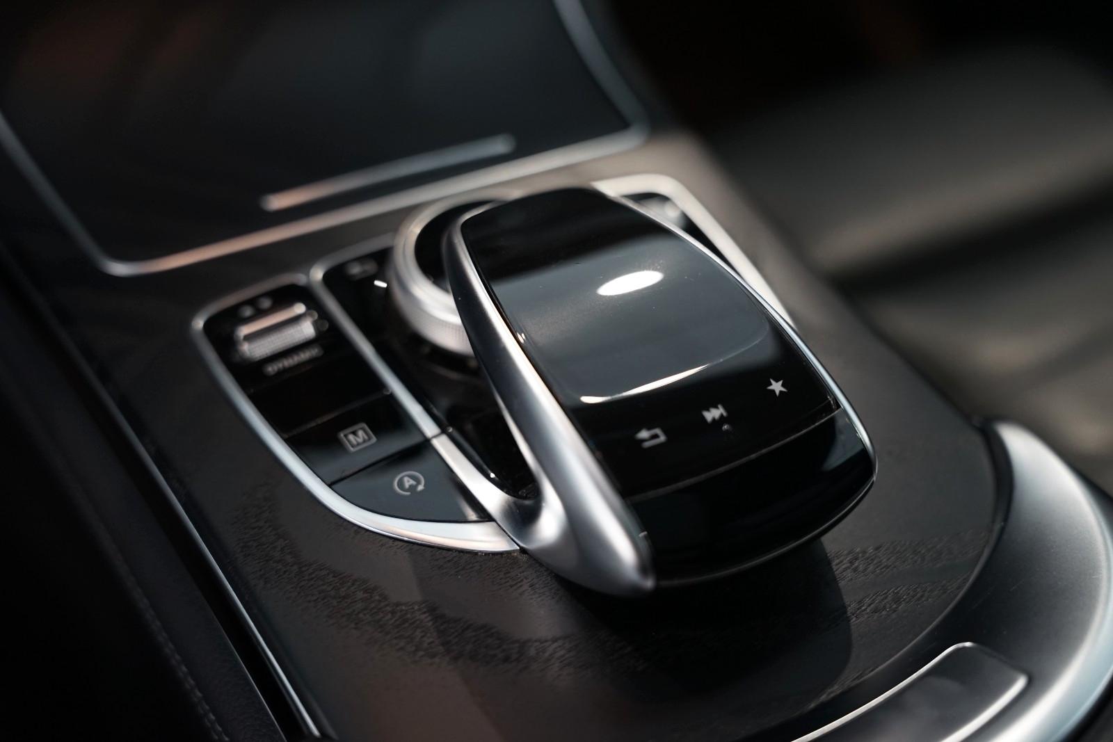 Mercedes-Benz GLC 300 4Matic | AMG | Comand | Pano | AHK
