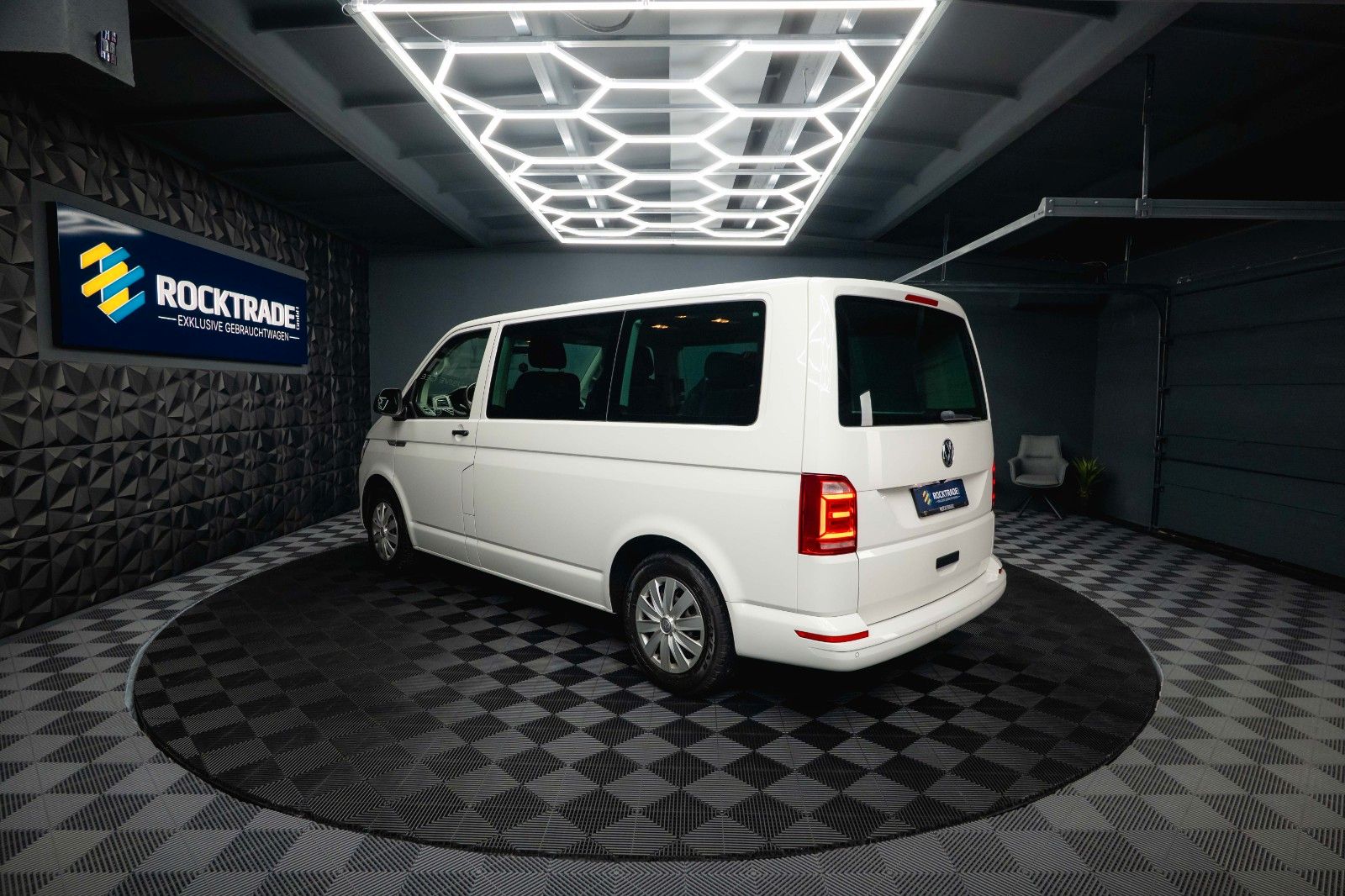 Fahrzeugabbildung Volkswagen T6 Multivan 2.0 TSI Behindertenumbau *LED*ACC*