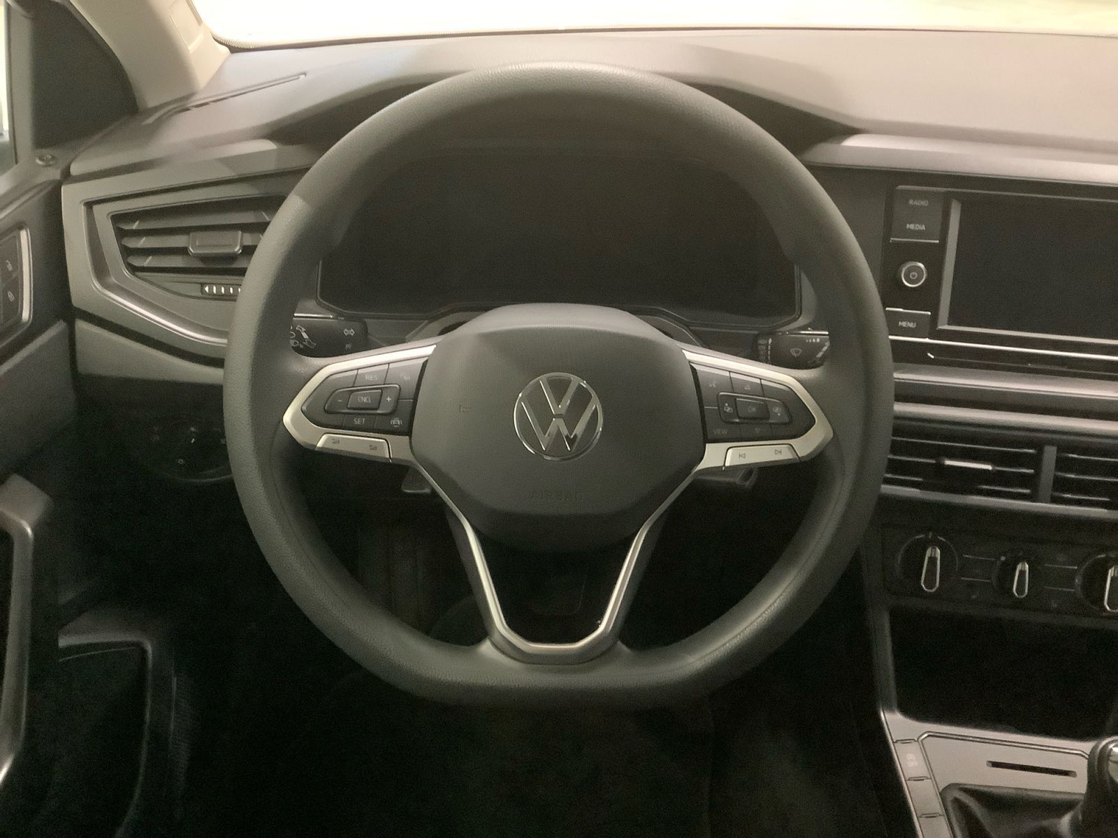 Polo 1,0 l 59 kW  LED, Klima, SHZ, PDC