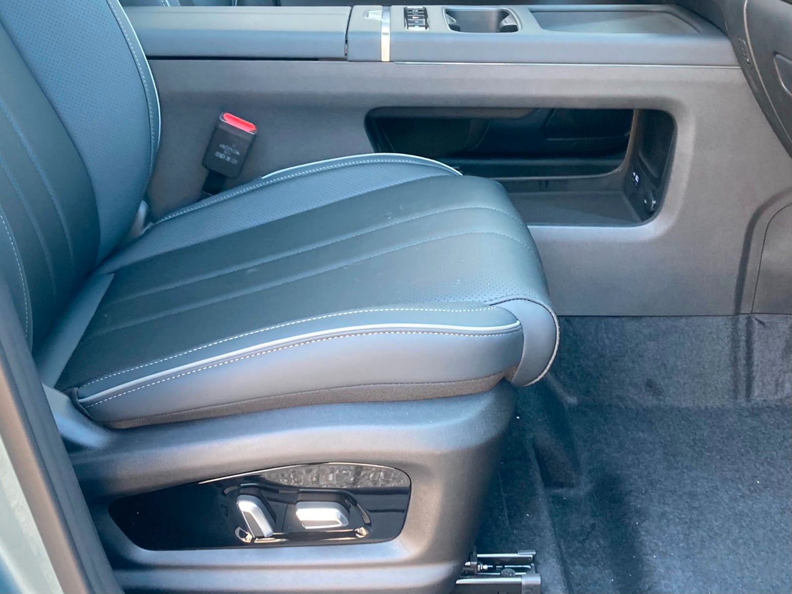 Fahrzeugabbildung JAECOO 7 1.5 TGDI PHEV 255 kW Exclusive/Sofort