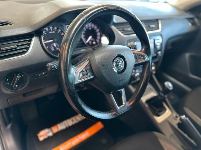 Skoda Octavia *AHK*2-Zonen*PDC*Tempo*Dachrelimg*