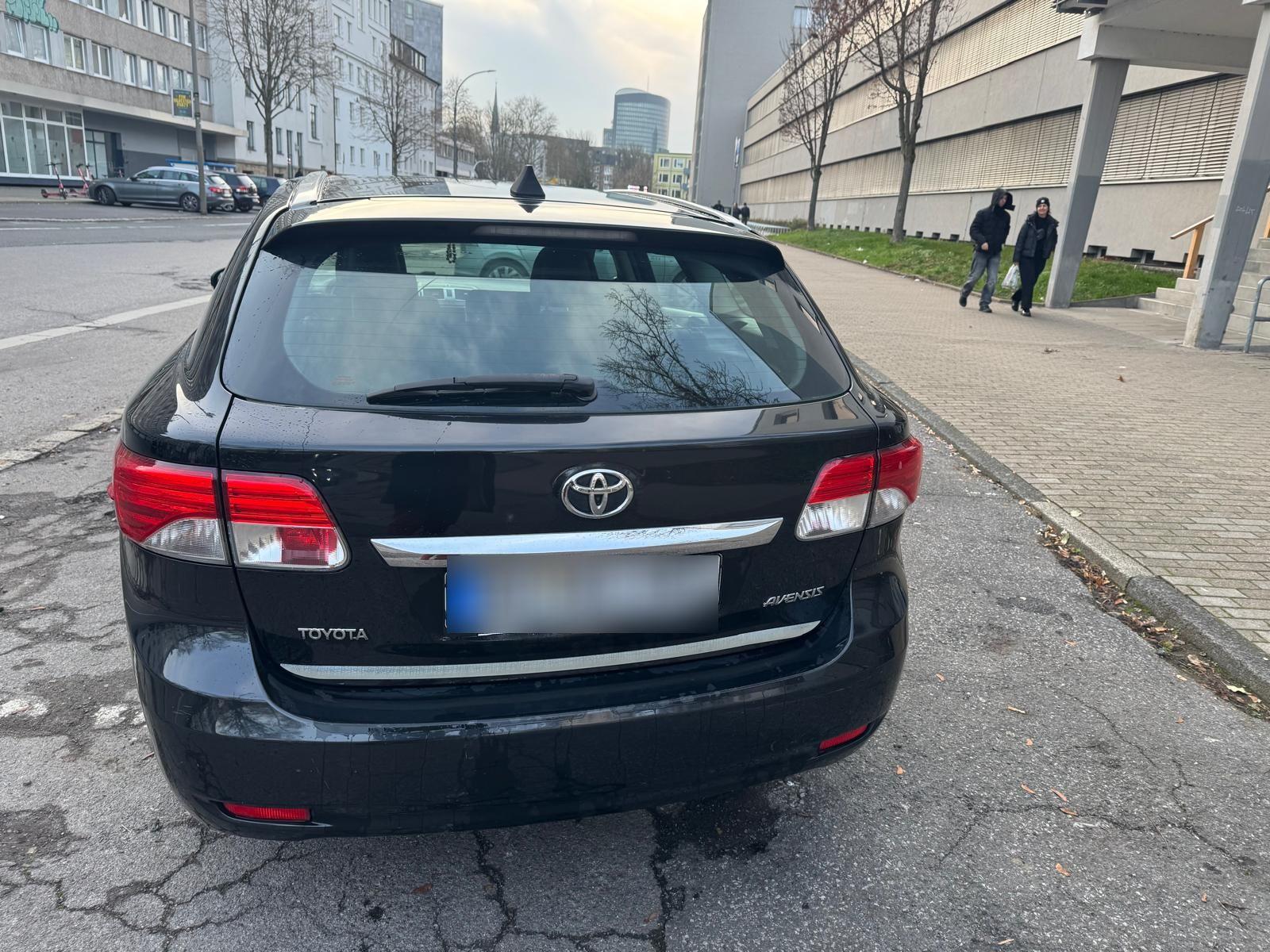 Toyota Avensis 2013 — engine 150 HP (110kW)