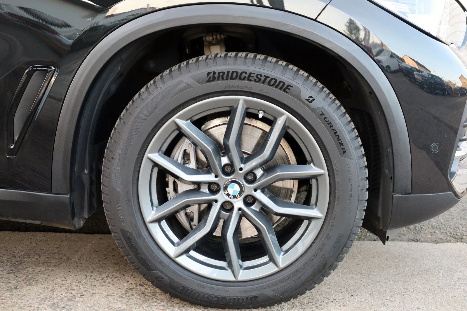 Fahrzeugabbildung BMW X5 xDrive 30d Leder,Navi,LED,PanDach,HeadUp,360°