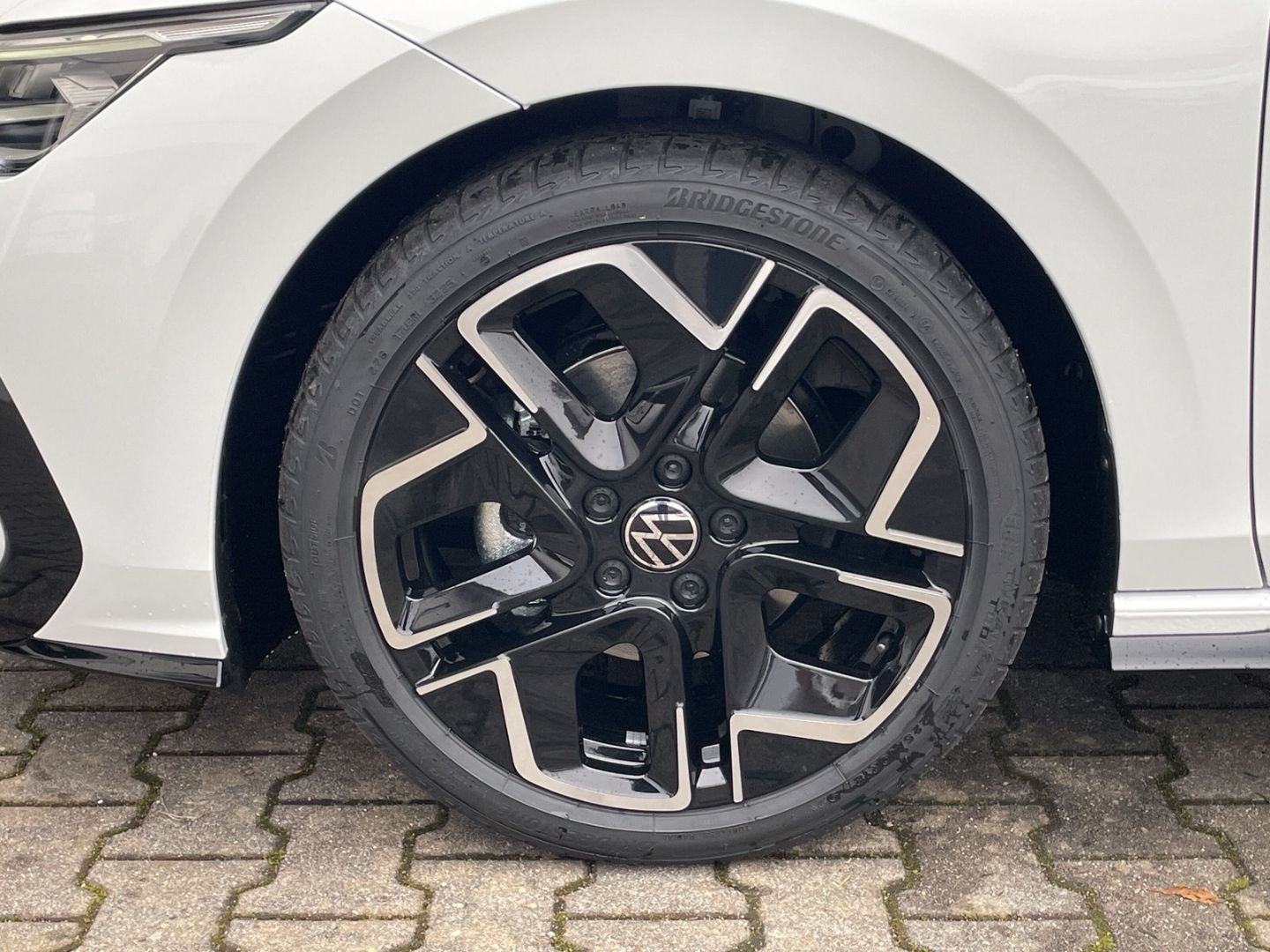 Golf VIII R-Line 1.5 eTSI DSG Black Style Kamera