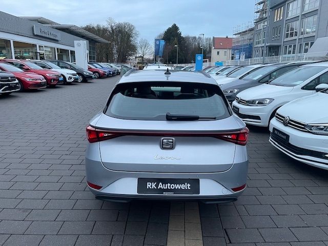 Leon Sportstourer 2.0 TDI DSG Style Navi Digital