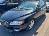 Volvo V70 D2 Summum / GSD / XENON / AHK / R-Desing Alu - gebrauchte Volvo Kombis