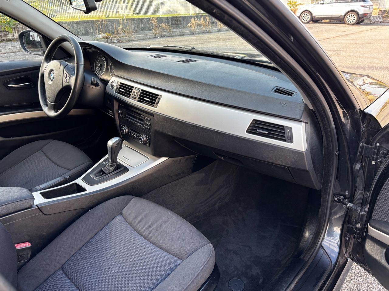 BMW 320 2009 — photo 15