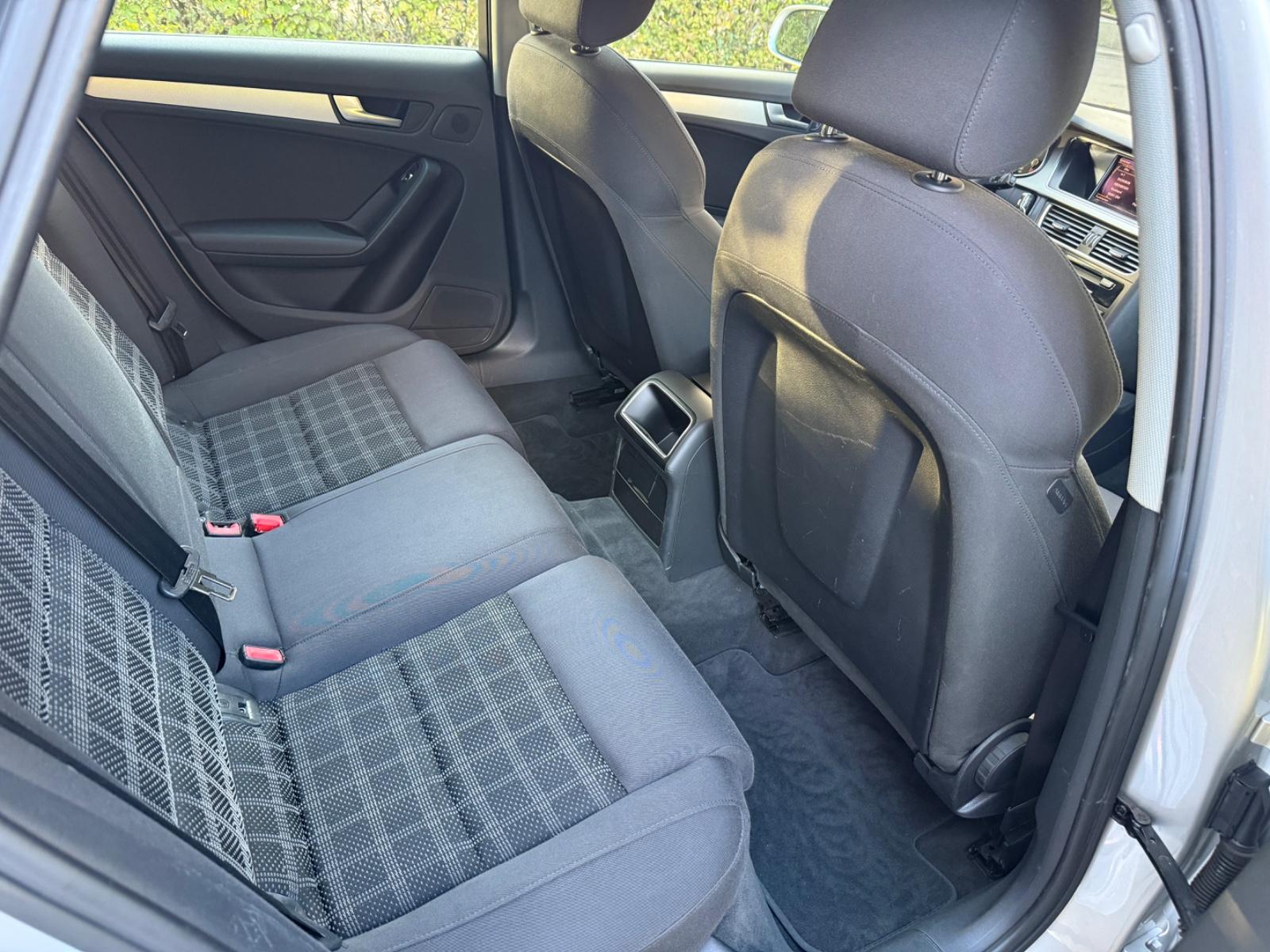 Audi A4 2012 — photo 8