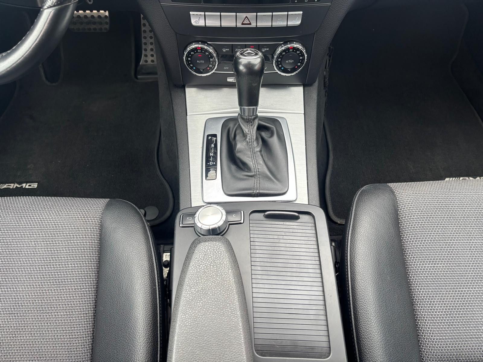 Fahrzeugabbildung Mercedes-Benz C 350 CDI Limo Aut. AMG Line-NAV-XENON-PANORAMA-