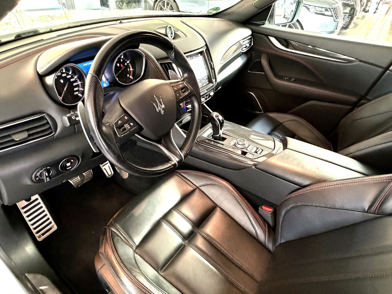 Fahrzeugabbildung Maserati Levante S/CARBON/HARMAN-KARDON/KAMERA/BRD