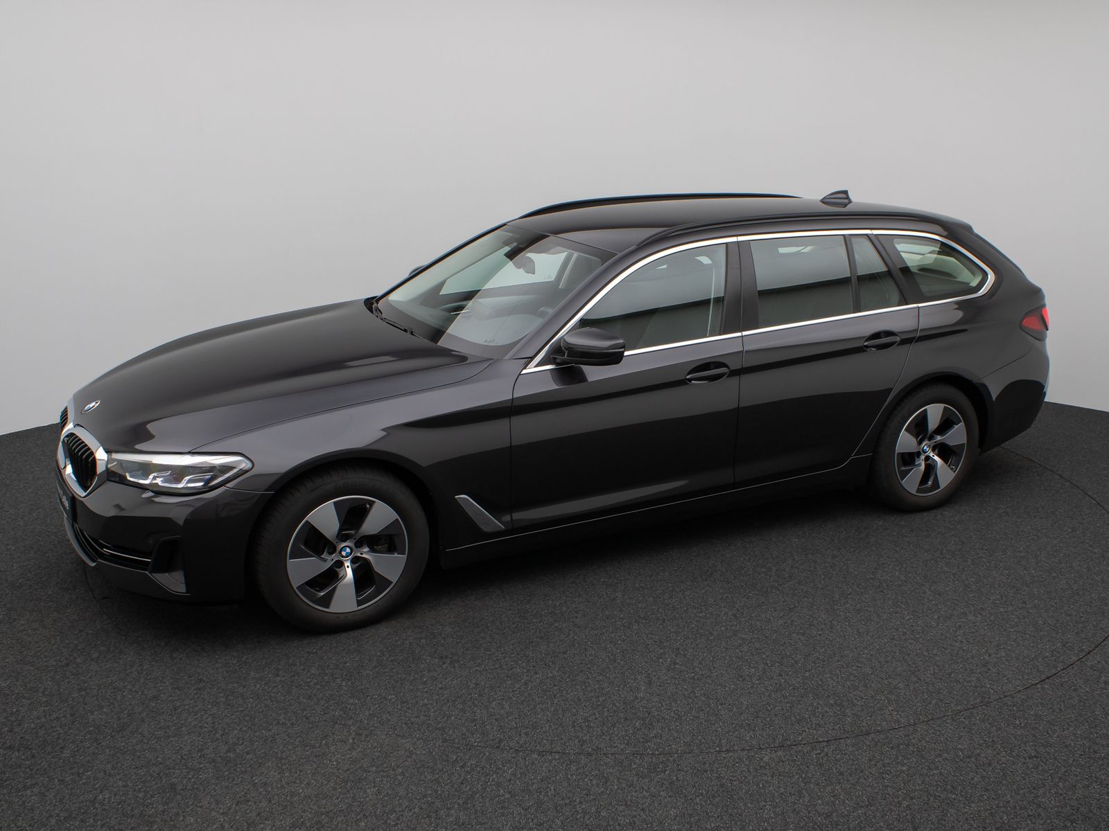 Fahrzeugabbildung BMW 520i DAB WLAN CockPitProPDC Sitzhzg LED Alarm