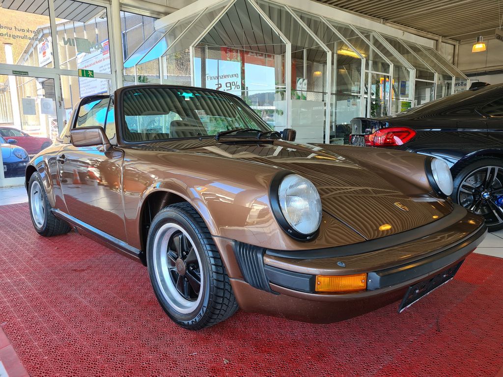 Porsche 930