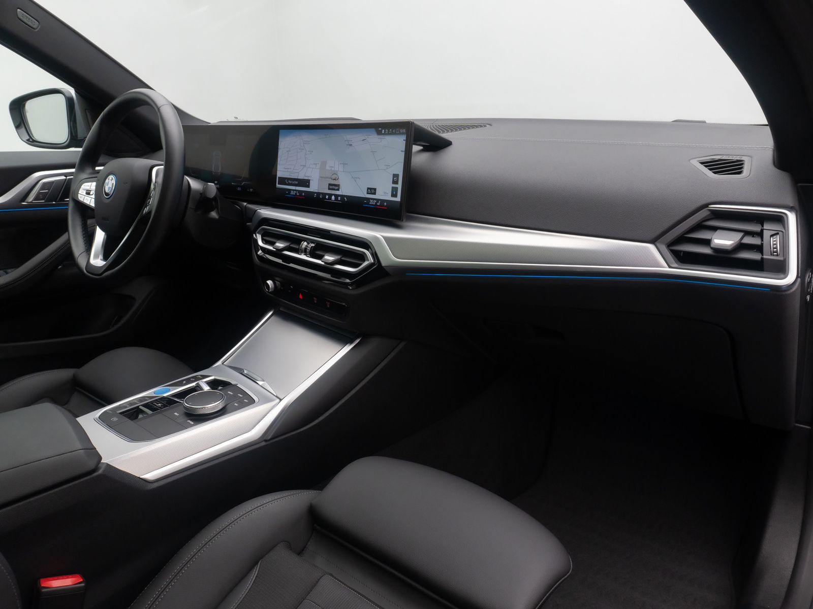 Fahrzeugabbildung BMW i4 eD40 GC Glasdach HiFi 360&deg; Alarm HUD AHK DAB