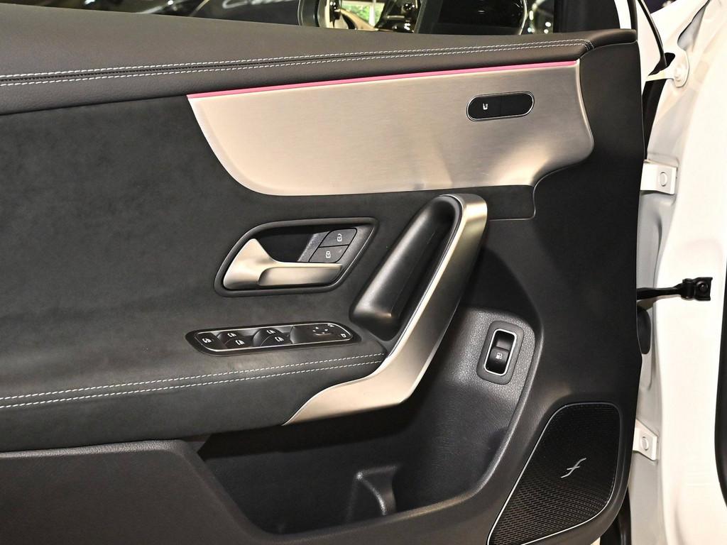 Mercedes-Benz A 250 e Lim AMG Line NIGHT PANO LED NAVI KAMERA