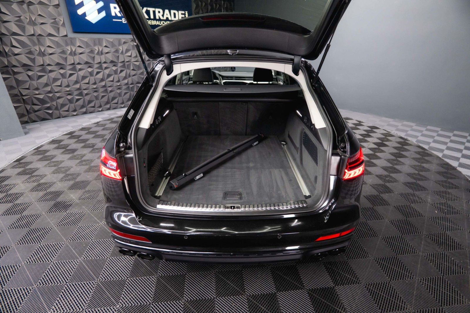 Fahrzeugabbildung Audi S6 Avant 3.0 TDI quattro *ACC*Head Up*LED*B&O*