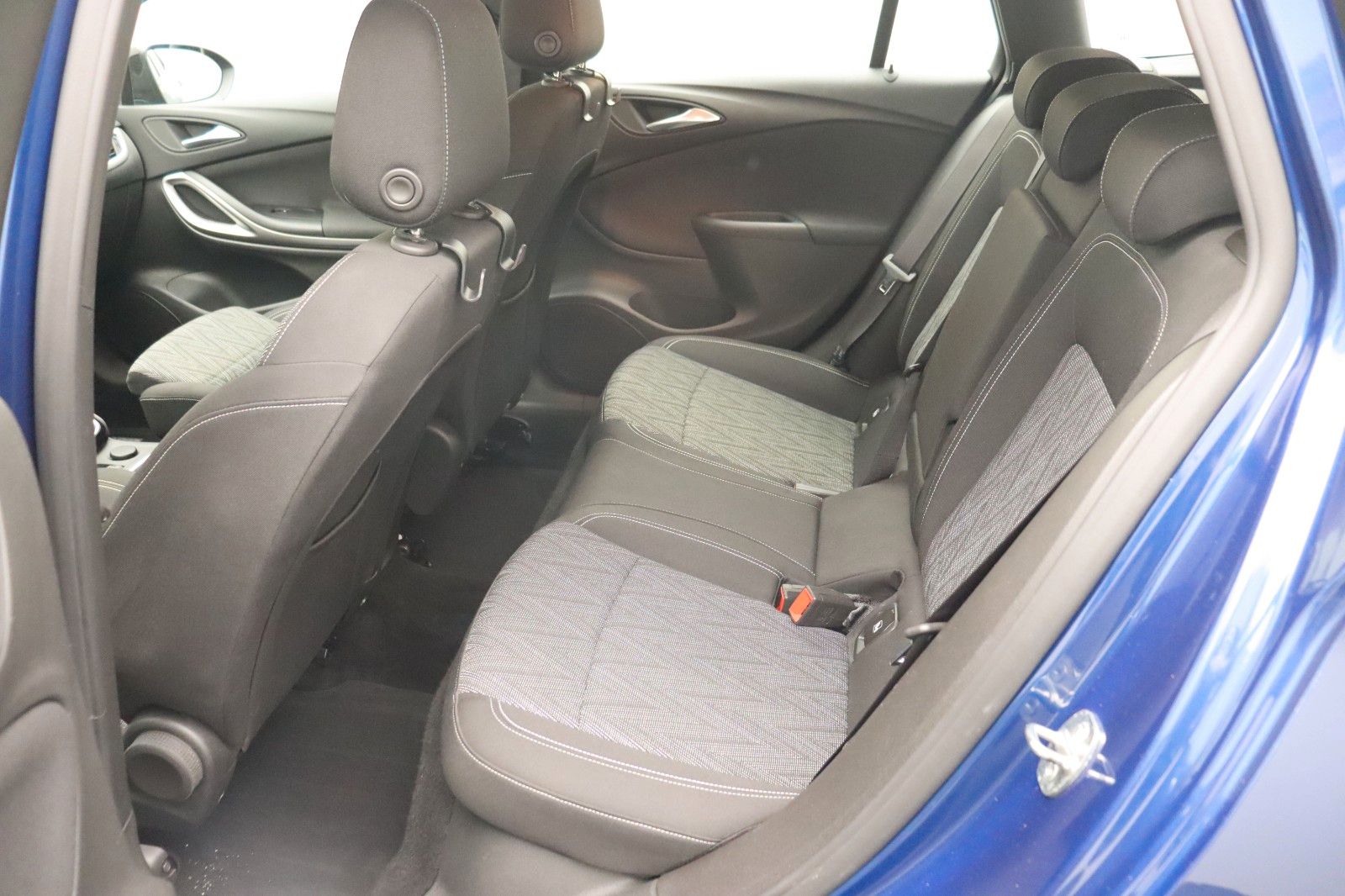 Fahrzeugabbildung Opel Astra K 1.5 Sports Tourer Opel 2020 NAVI LED AHK