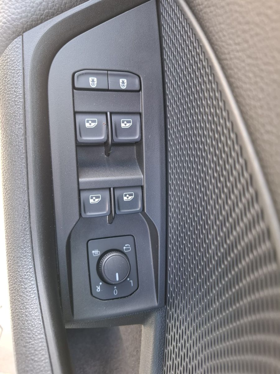 Fahrzeugabbildung SKODA Octavia 1.5 DSG Sportline PANO*MATRIX*AHK*5J.GAR