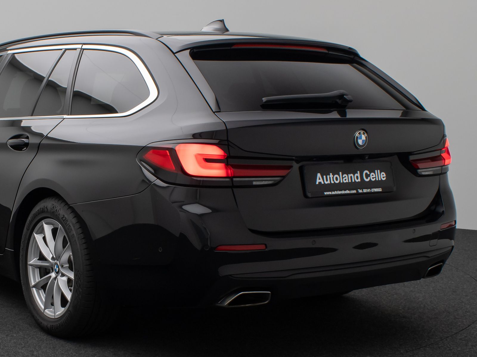 Fahrzeugabbildung BMW 530d  Panorama Kamera Laser HUD DAB HiFi Komfort