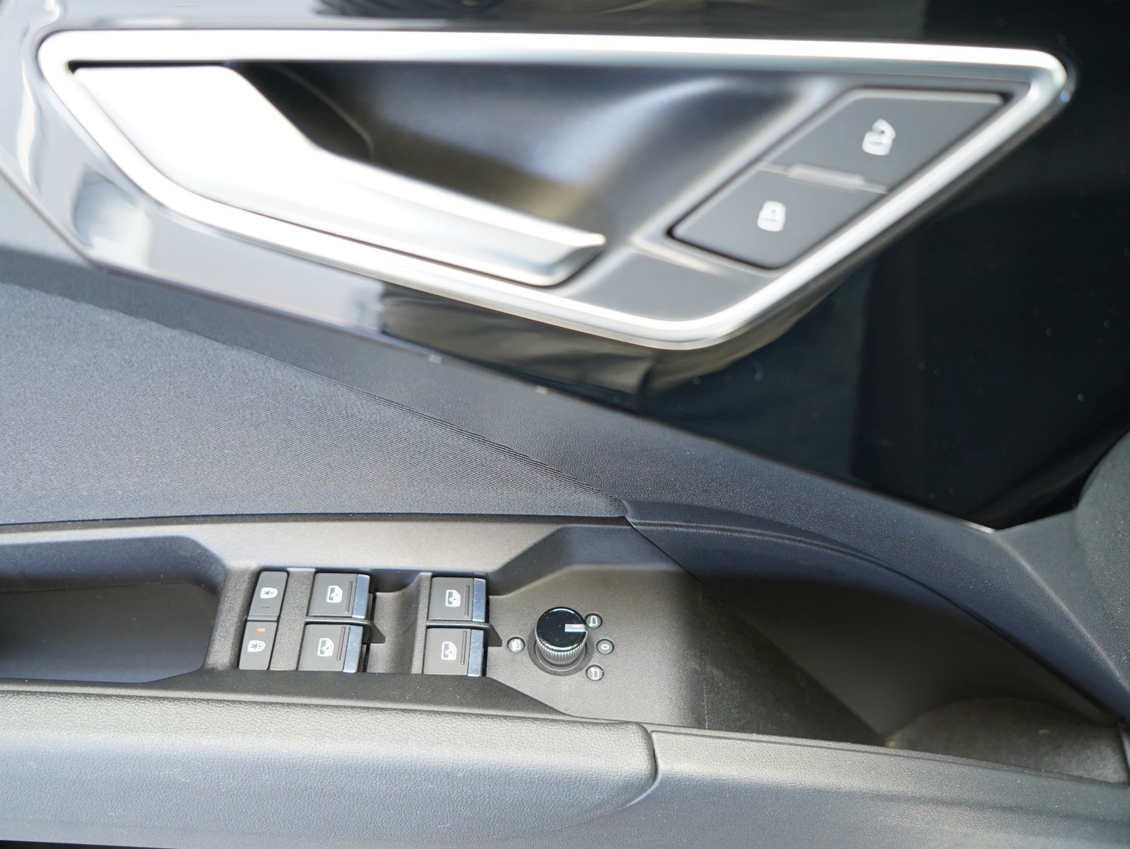 Fahrzeugabbildung Audi Q4 e-tron 50 quattro NAVI/MATRIX/LM20"