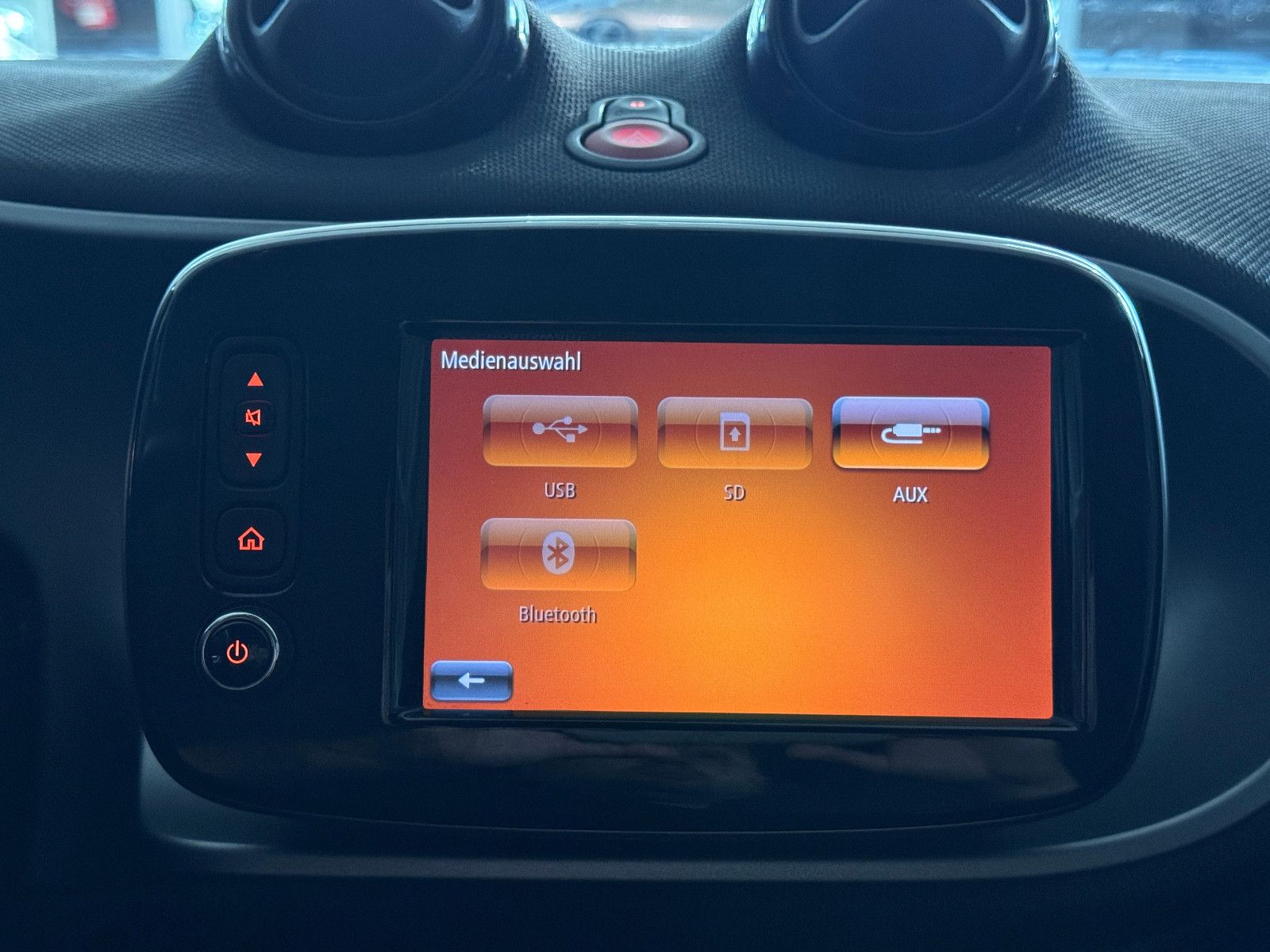 Fahrzeugabbildung Smart ForFour PASSION NAVI PDC SITZHEIZUNG SCHECKHEFT