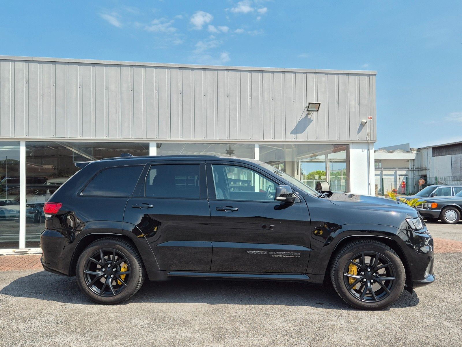 Fahrzeugabbildung Jeep Grand Cherokee Trackhawk/1A Historie/Gasanlage