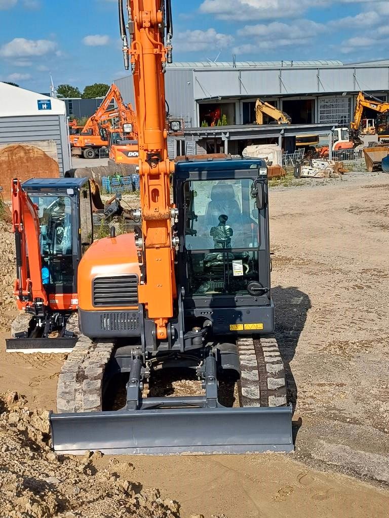 Fahrzeugabbildung Doosan DX 85 R-3