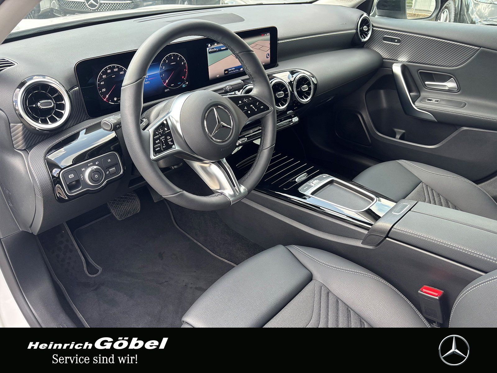 Fahrzeugabbildung Mercedes-Benz A 180 L PROGRESSIVE*APPLE-CARPLAY*KAMERA*NIGHTP*