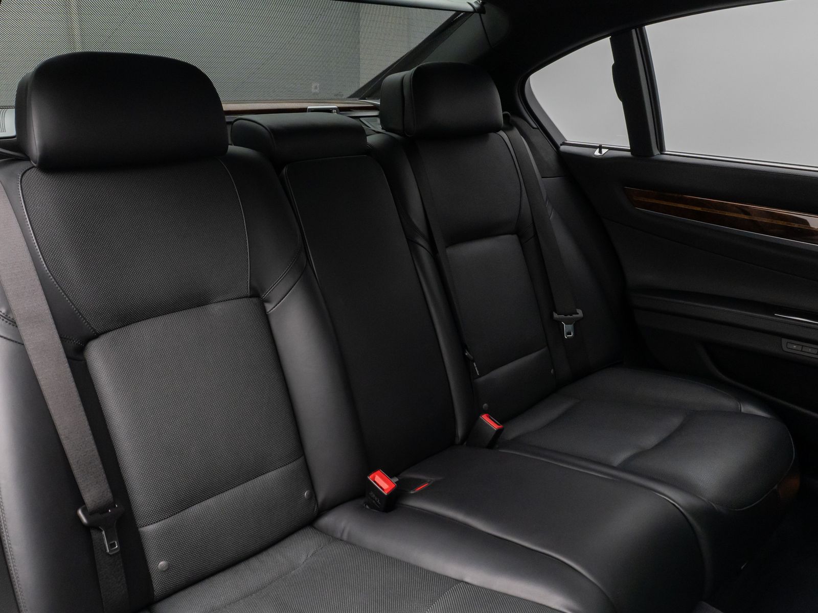 Fahrzeugabbildung BMW 760 Li M Sport Glasdach B&O HUD SoftCl NightVisi