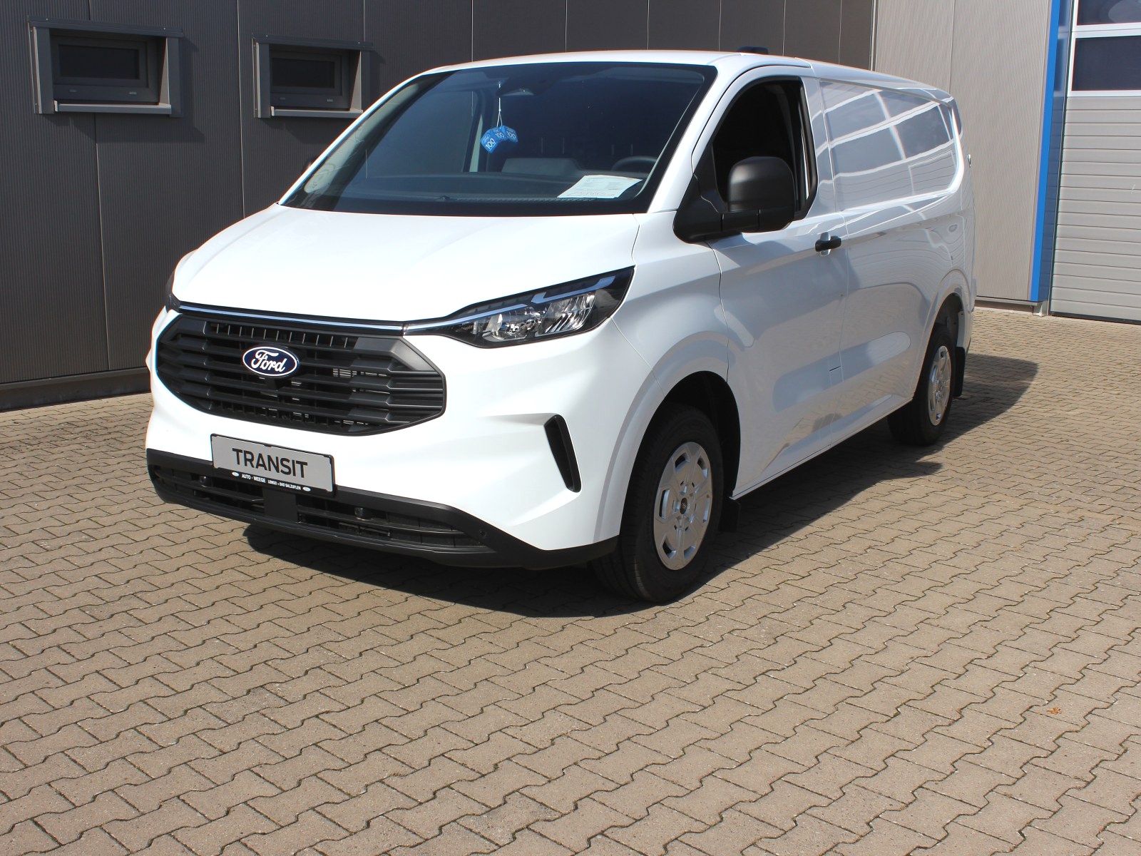 Fahrzeugabbildung Ford Transit Custom 320 L1 Trend FWD Plug-in Hybrid