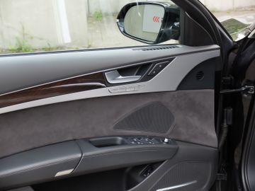 Audi A8 - 10