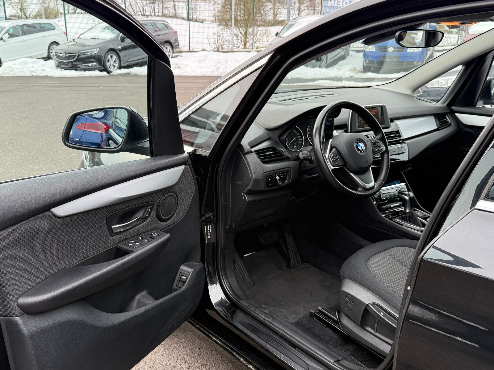 Fahrzeugabbildung BMW 218i Gran Tourer Advantage Aut AHK GRA PDC SHZ