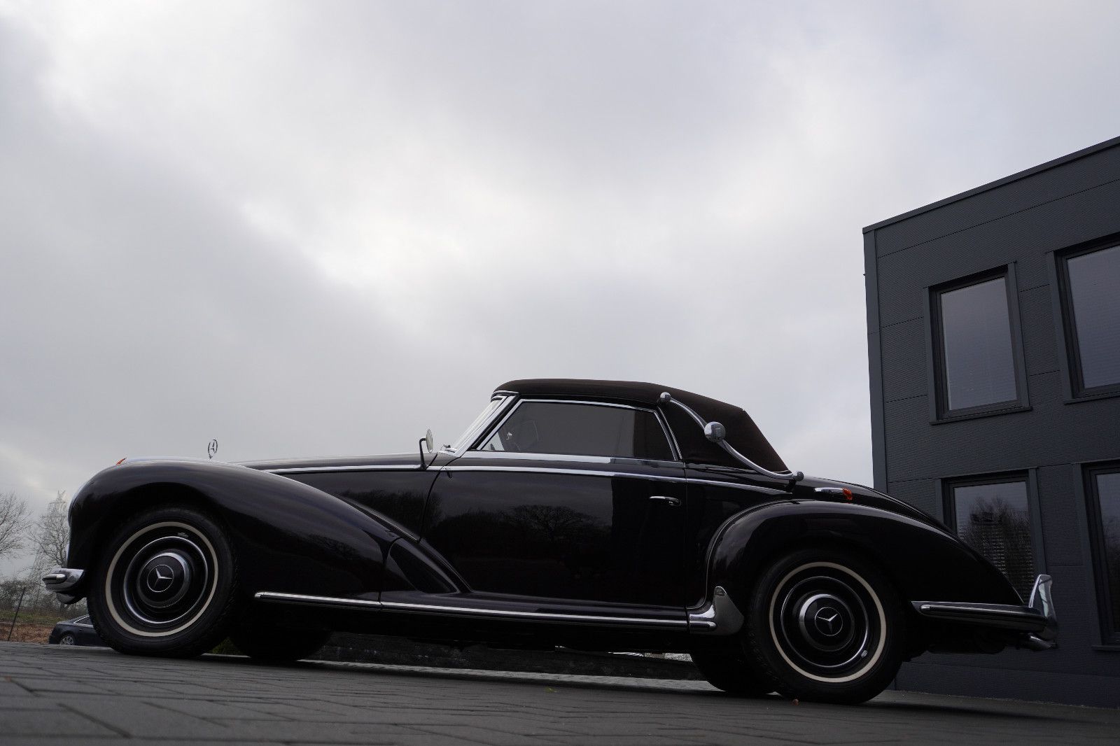 Fahrzeugabbildung Mercedes-Benz 300 S Cabriolet W 188