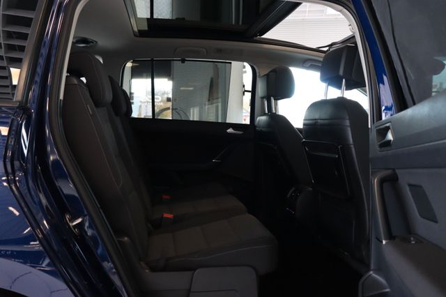 Fahrzeugabbildung Volkswagen Touran 1.6Ltr Comfortline |7SITZER|PANO|SHZ|PDC|