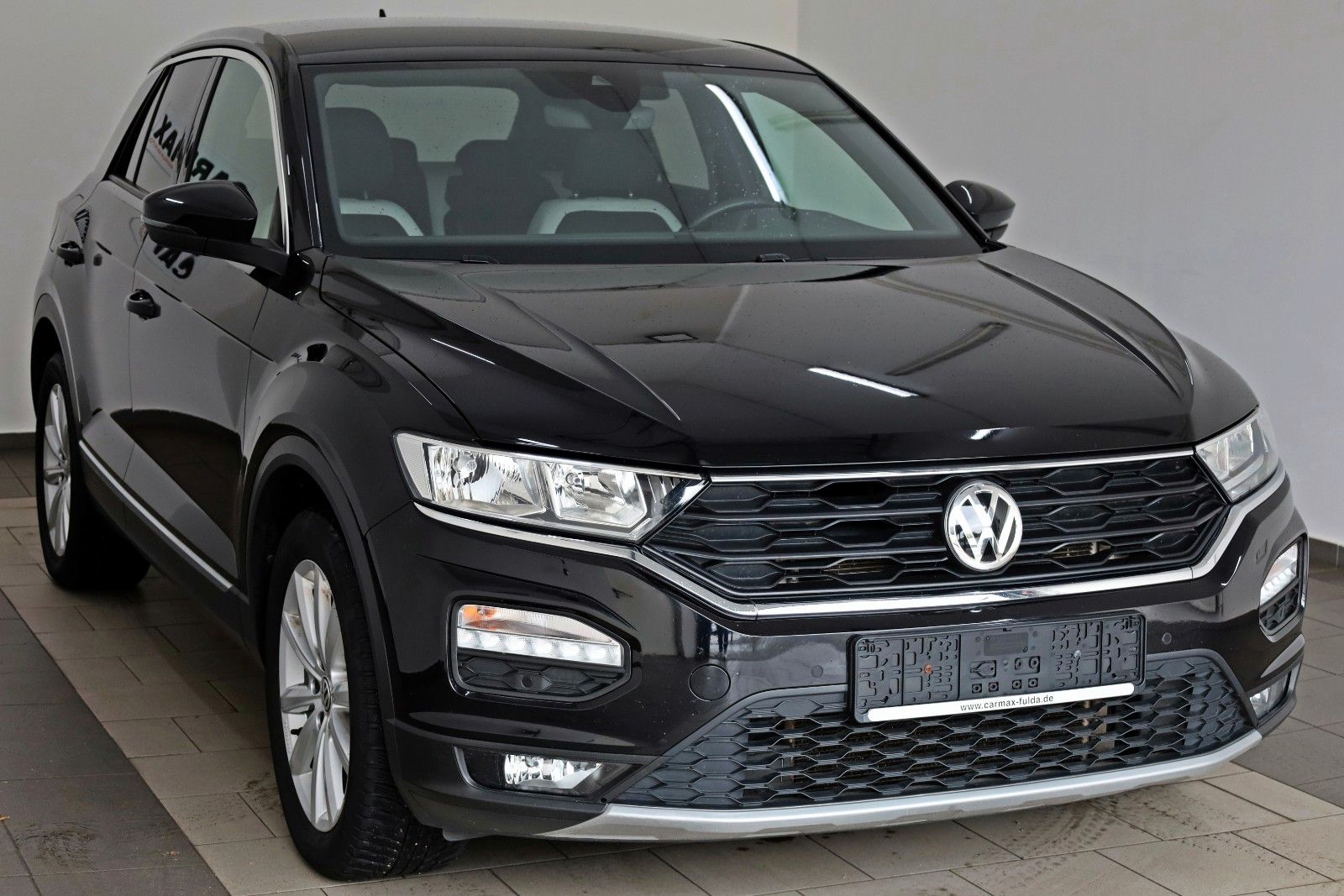 Fahrzeugabbildung Volkswagen T-Roc Sport 4M Navi,ACC,Kamera,Carplay,AHK,SR+WR