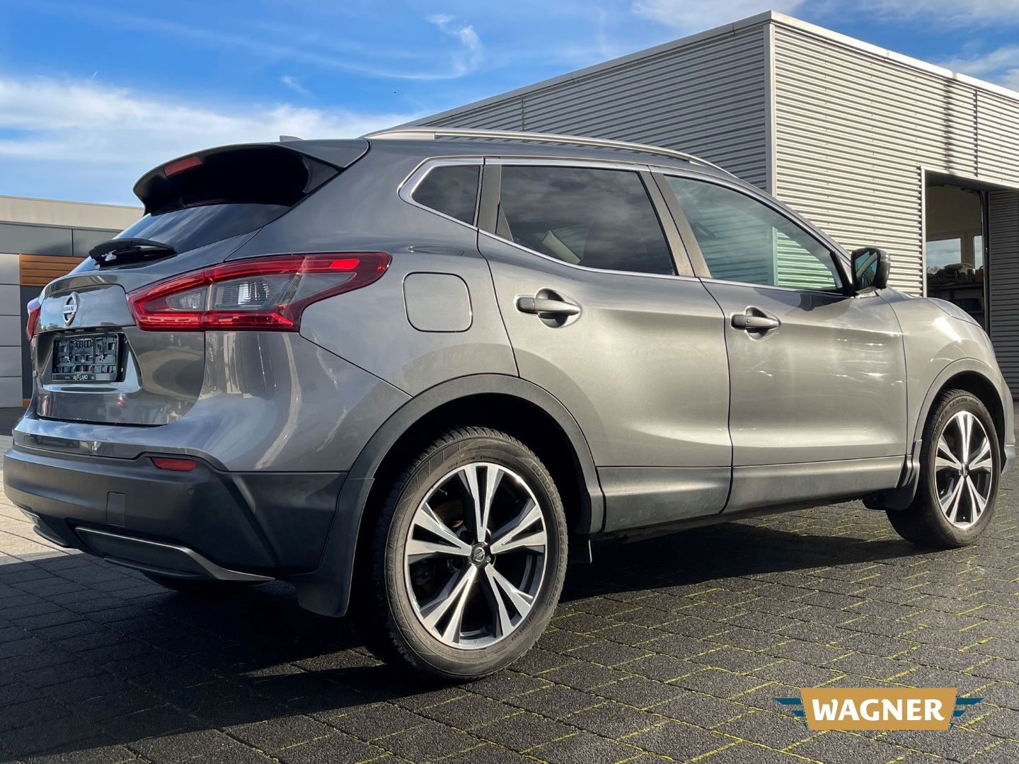 Fahrzeugabbildung Nissan Qashqai N-Connecta Auto springt nicht an