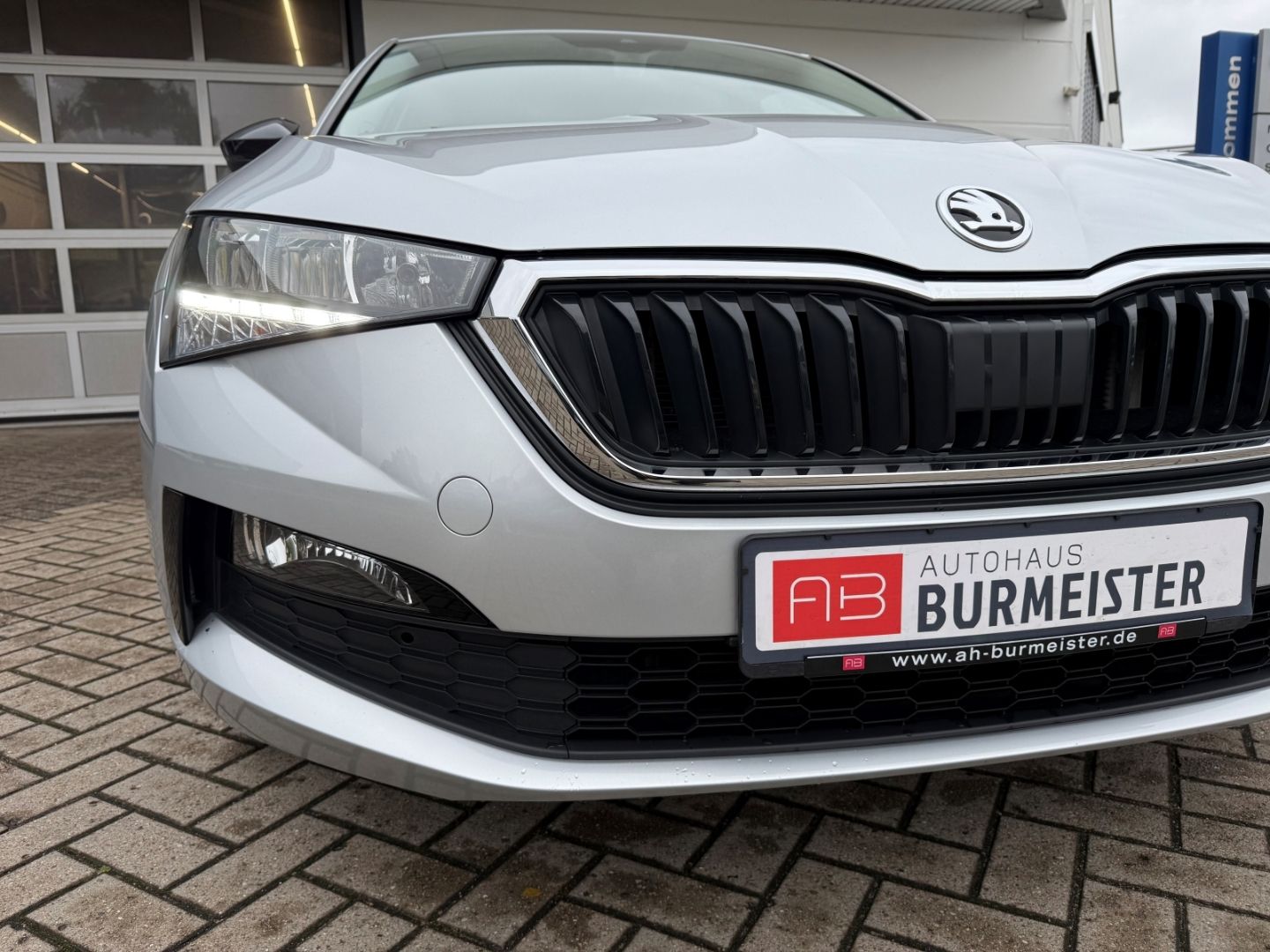 SKODA Scala 1.5 TSI EU6d DSG CarPlay SHZ RFK Alu LED - Image 9