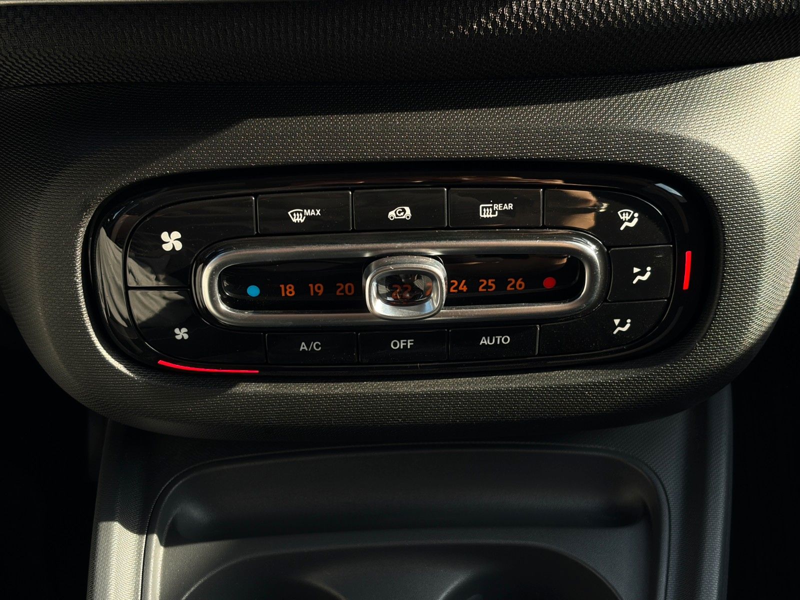 Fahrzeugabbildung Smart ForFour Passion 1.0 Autom. SHZ LIMIT PDC BT USB