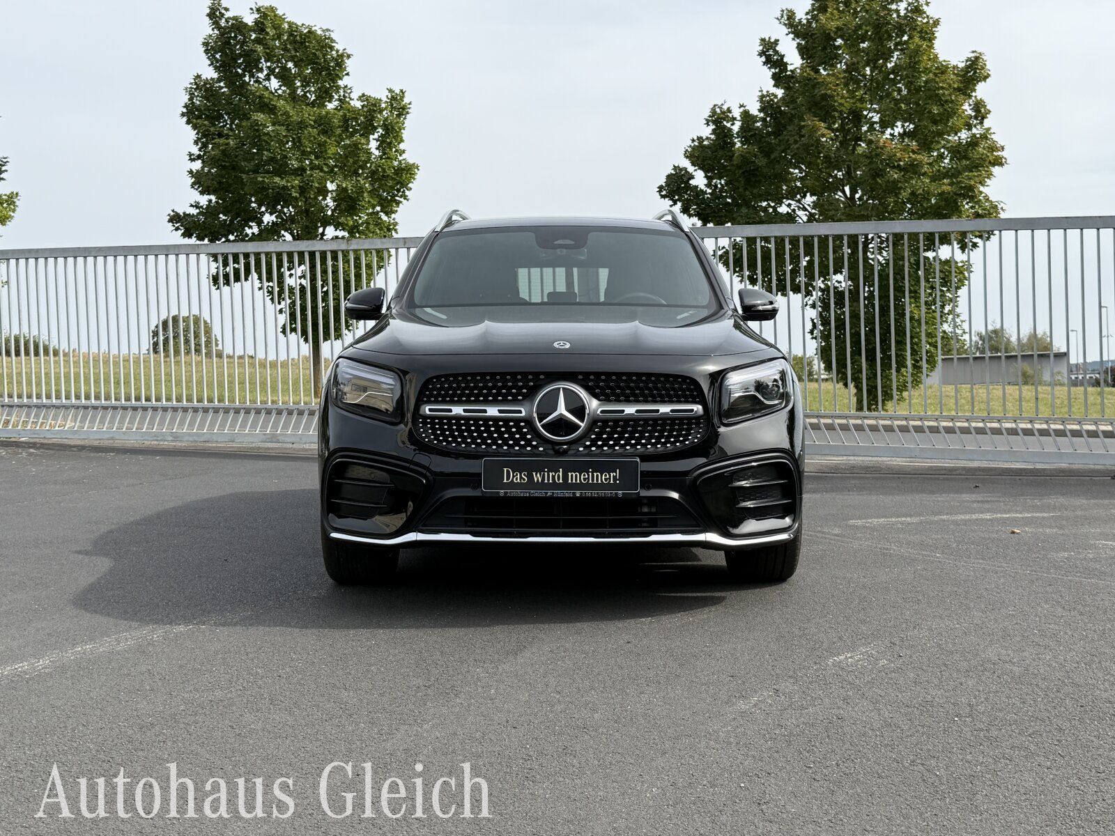 Fahrzeugabbildung Mercedes-Benz GLB 250 4Matic AMG Line (EURO 6e) Navi/Pano.-Dac